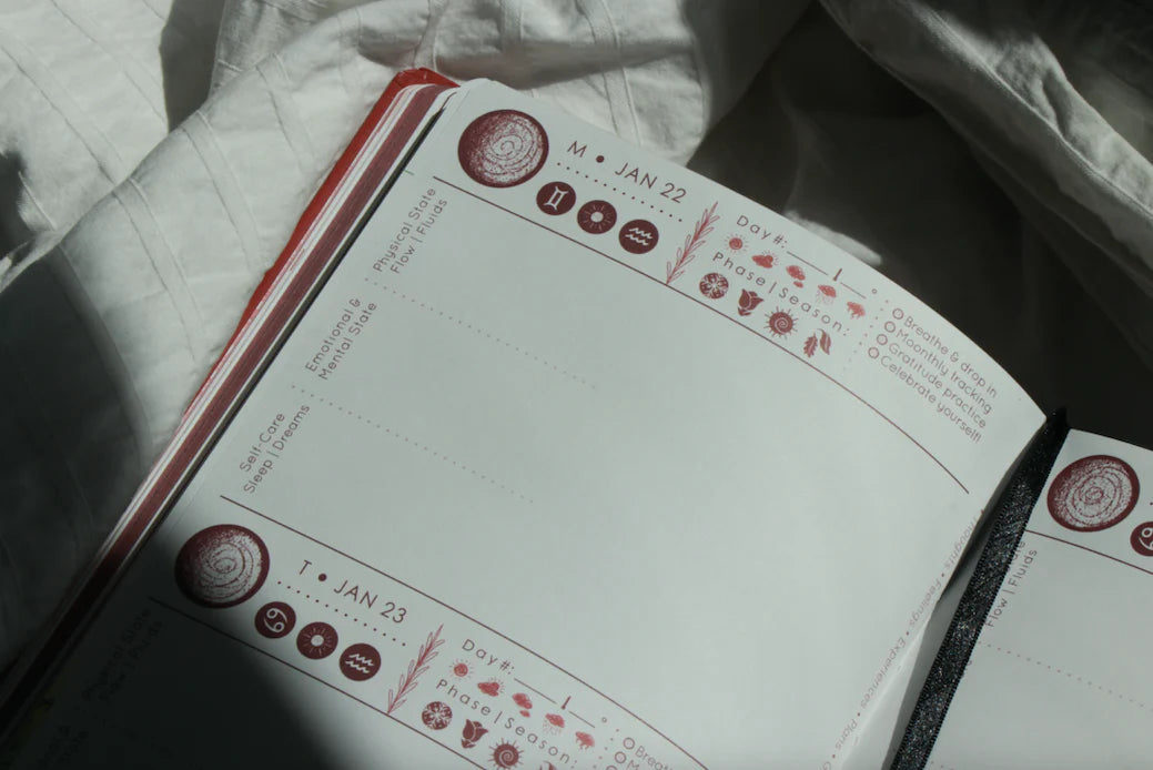 Cycles Journal® 2025: a Lunar Guide to Wholistic Cycle Awareness